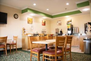 ห้องอาหารหรือที่รับประทานอาหารของ Wingate by Wyndham Sioux City