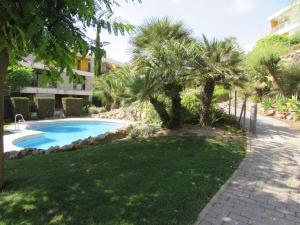Bazén v ubytování GOLF RESORT APARTMENT nebo v jeho okolí