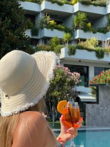 Bazén v ubytovaní Hotel La Fiorita alebo v jeho blízkosti