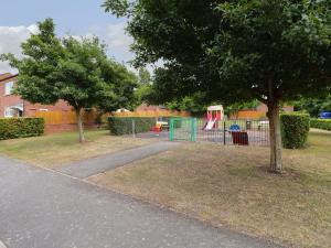Parc infantil de 24 Via Devana