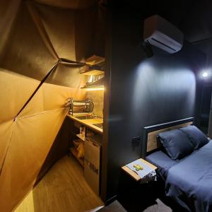 Двухъярусная кровать или двухъярусные кровати в номере Annas Glamping