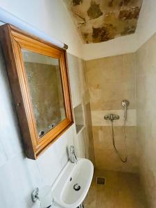 A bathroom at Vecchia Casa sterna Még 16 kép