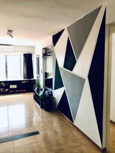 A television and/or entertainment centre at Apartamento Flamingo Puerto Marina - 150m Playa
