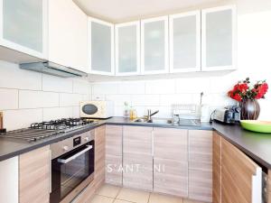 Fotografia z galérie ubytovania Grau d'Agde : Appartement 3 pièces en bord de mer - FR-1-423-256 v destinácii Le Grau-dʼAgde