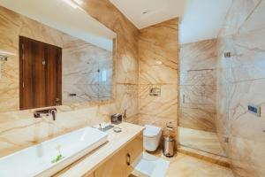 Kamar mandi di The Ramayana Hotel, Ayodhya