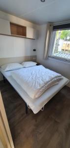 Posteľ alebo postele v izbe v ubytovaní MH 6 personnes au calme Bois Dormant 4* + 8 fotografií