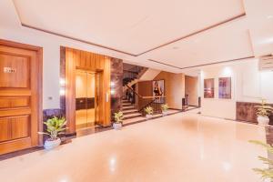 Televisi dan/atau pusat hiburan di The Ramayana Hotel, Ayodhya