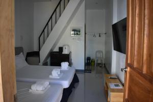 Gallery image of Seaside traveler's Inn by Camiguin Island Home in Catarman