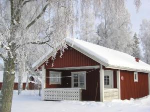 B & B Flattinge Fritidshus during the winter