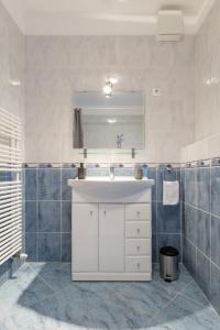 Kúpeľňa v ubytovaní Super central, 2-bedroom apartment with terrace