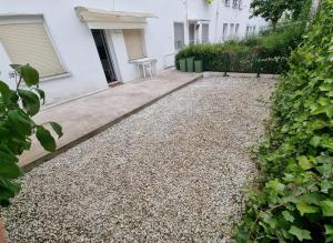 Zdjęcie z galerii obiektu Vive Vitoria Apartamento con jardín w mieście Vitoria-Gasteiz