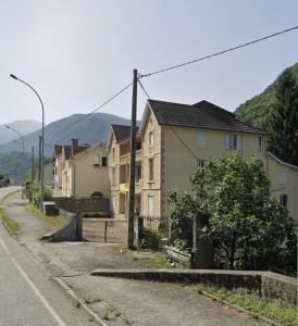 O vedere generală la munți sau o vedere la munte luată de la acest apartament