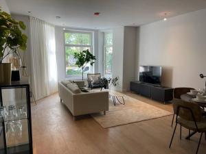 Setusvæði á Quality 2 Bedroom Serviced Apartment 72m2 -VP2A-