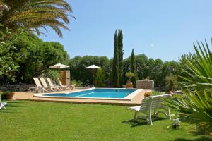 The swimming pool at or close to Las Tórtolas