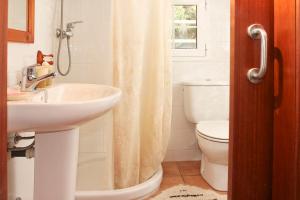 A bathroom at Las Tórtolas