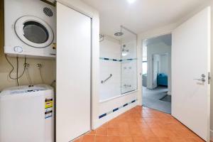 O baie la Oceanview Corner - Resort-like Living with Pool