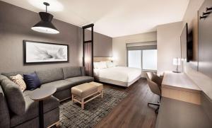 Postel nebo postele na pokoji v ubytování Hyatt Place Toronto-Brampton