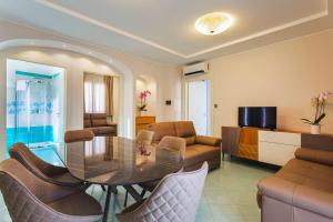 A seating area at Casa vacanze Luigi e Rachele