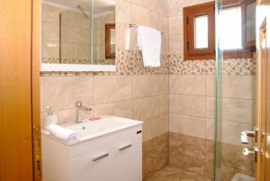 Ένα μπάνιο στο Villa Oliveto con vista