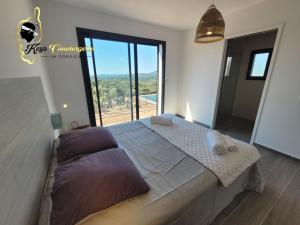 Zdjęcie z galerii obiektu Casa Balancinu Vue panoramique sur montagne et Mer Piscine Privée w mieście Sainte-Lucie de Porto-Vecchio