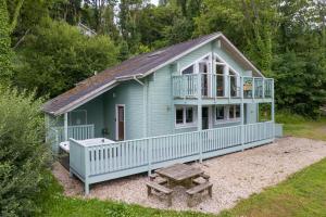 Gallery image of Everwyn Lodge - Luxury Lodge with Hot Tub in Penally