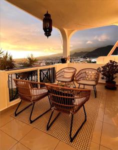 Balkon atau teras di ENCHANTING HOUSE SOUTH TENERIFE, Sea View