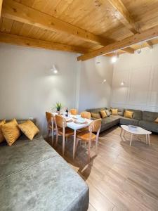 Arial Penthouse Suites的休息区