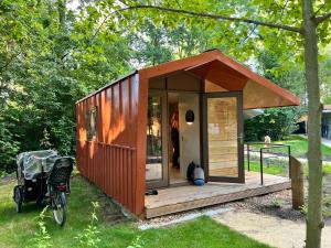 Camping Vliegenbos外面的花园