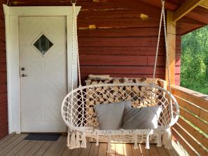 Balkón nebo terasa v ubytování Bogärdan, cozy cabin by the Luleå River