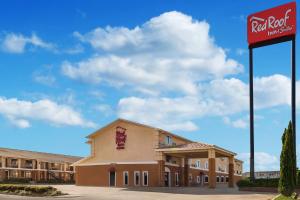Certifikát, hodnocení, plakát nebo jiný dokument vystavený v ubytování Red Roof Inn & Suites Denton