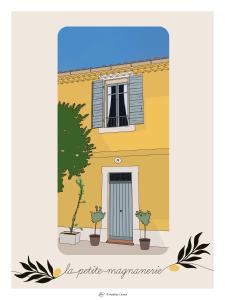 un bâtiment avec une fenêtre, une porte et des plantes dans l'établissement Jolie maison de ville La Petite Magnanerie, à La Roque-dʼAnthéron