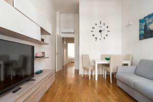 Μια τηλεόραση ή/και κέντρο ψυχαγωγίας στο Duomo Apartment - Diaz