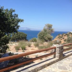 Gallery image of Loutra Olive Garden Stone House #2 in Mandrakion +13 photos