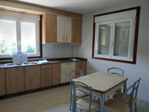 A kitchen or kitchenette at Casa Xarreiro