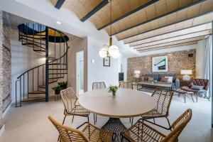 Homely Málaga Mariblanca 17, Vegafuente Apartments的休息区