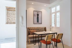 Homely Málaga Mariblanca 17, Vegafuente Apartments的休息区