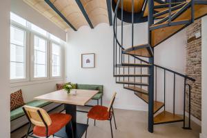 Homely Málaga Mariblanca 17, Vegafuente Apartments的休息区