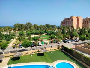Blick auf einen Park mit Golfplatz in der Unterkunft Confort y Relax in Oropesa del Mar