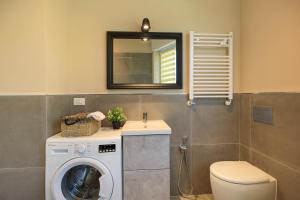 A bathroom at Appartamento Cloe