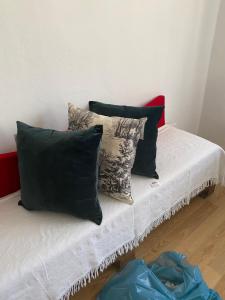 Postel nebo postele na pokoji v ubytování Rupa Guest House Camping Shkoder