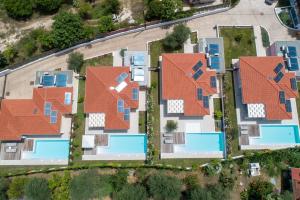 Bazen v nastanitvi oz. blizu nastanitve Perithia Suites