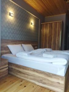 Postel nebo postele na pokoji v ubytování Best view Kazbegi