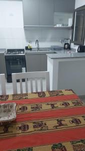 Kuhinja oz. manjša kuhinja v nastanitvi S4 Hermoso departamento para conocer Mendoza