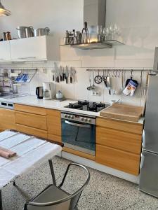 Kuchyň nebo kuchyňský kout v ubytování Kläve12 Guesthouse