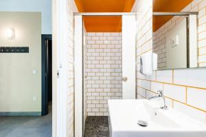 Koupelna v ubytování Hostel Carlota Braun