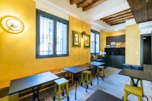 Restaurace v ubytování Hostel Carlota Braun