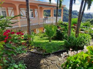 A garden outside Oiseau de Paradis
