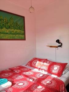 Cama ou camas em um quarto em Hostal Vitalia