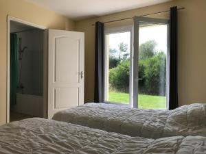 Posteľ alebo postele v izbe v ubytovaní Villa in Les Forges with Golf & Pool Access