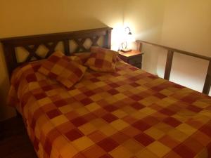 
Una cama o camas en una habitación de Samai Mayu
